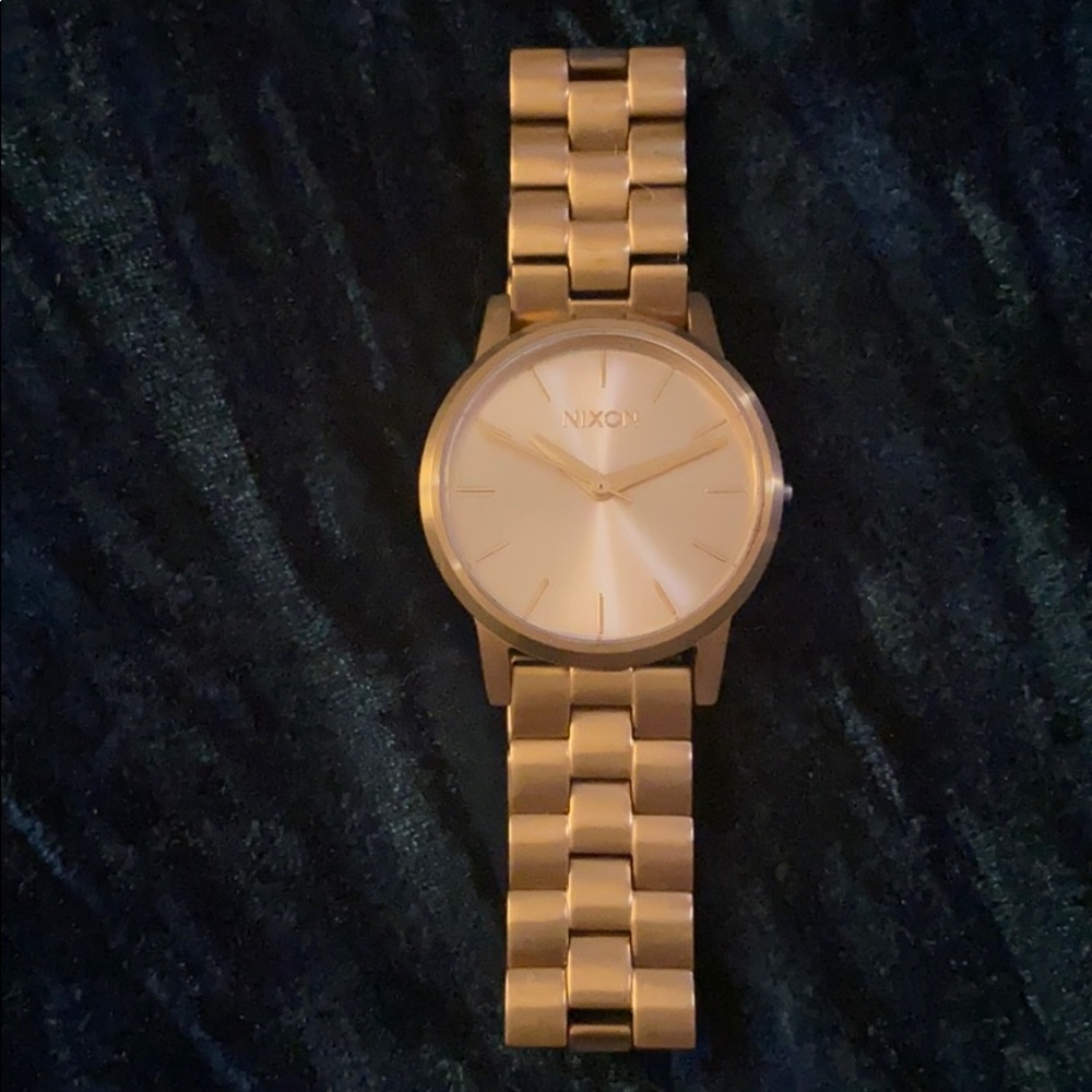⭐️Nixon Gold Women’s Watch⭐️
